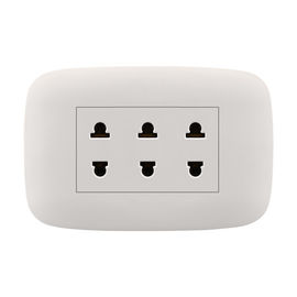 Universal Electrical Power Outlet Over Voltage Protection Flame Retardant PP Material